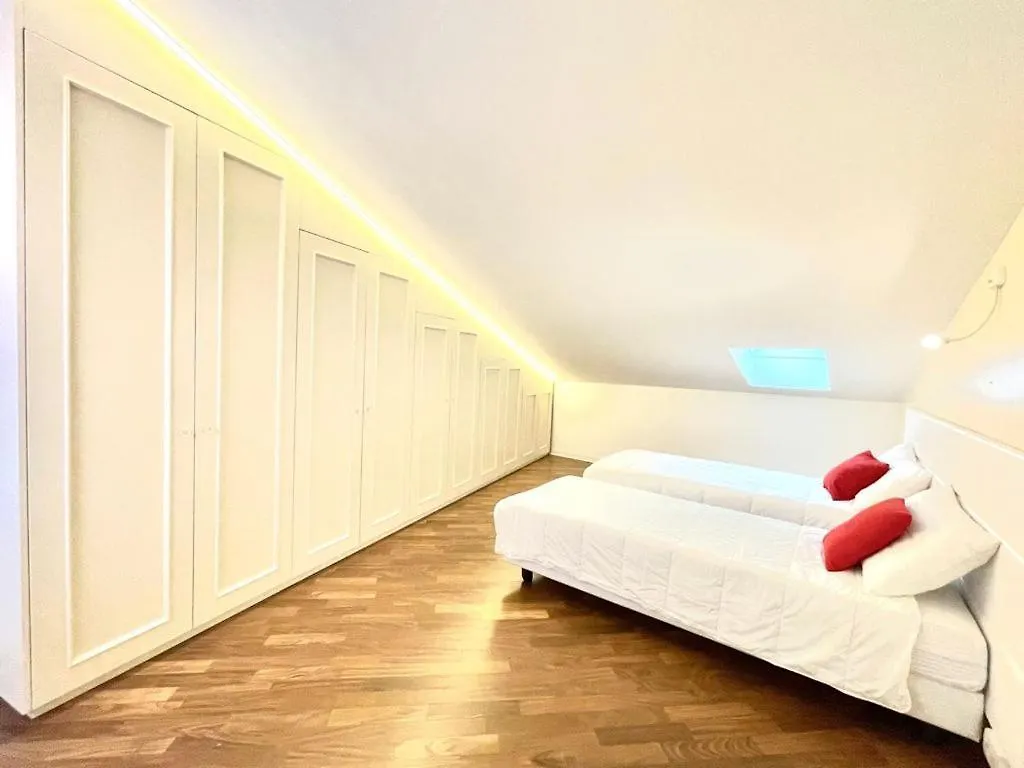 Domus Verona - Ampia Moderna Casa Su 2 Piani Nel Cuore Di Verona Italy