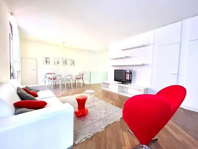 Apartment Domus Verona - Ampia Moderna Casa Su 2 Piani Nel Cuore Di Verona
