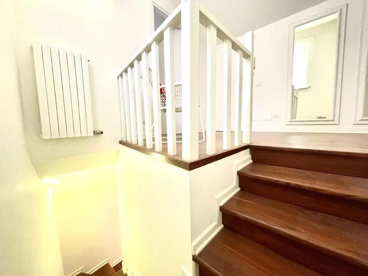 Apartment Domus Verona - Ampia Moderna Casa Su 2 Piani Nel Cuore Di Verona