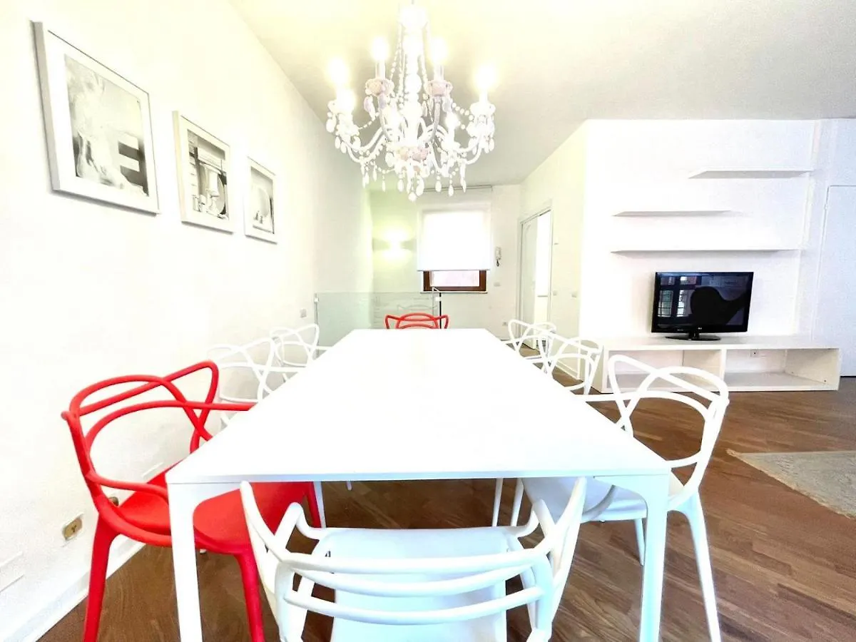 Appartamento Ampia moderna casa su 2 piani nel cuore di Verona