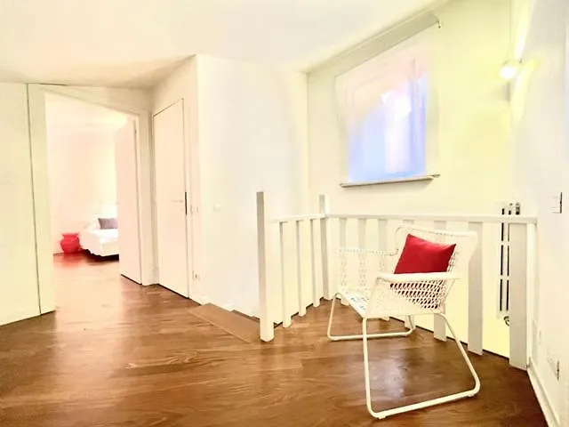Ampia moderna casa su 2 piani nel cuore di Verona Italia