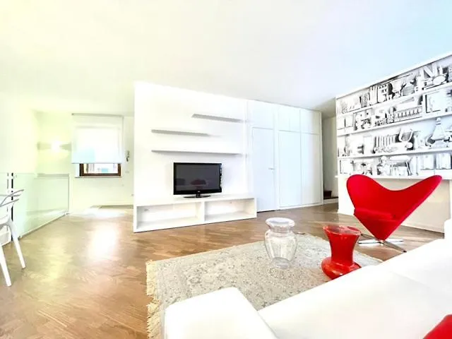 Ampia moderna casa su 2 piani nel cuore di Verona 0*,  Italia