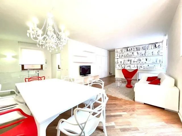 Ampia moderna casa su 2 piani nel cuore di Verona 0*,