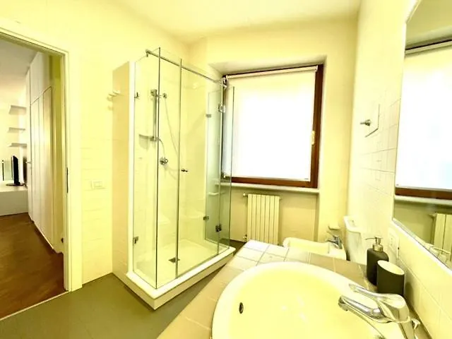 Ampia moderna casa su 2 piani nel cuore di Verona