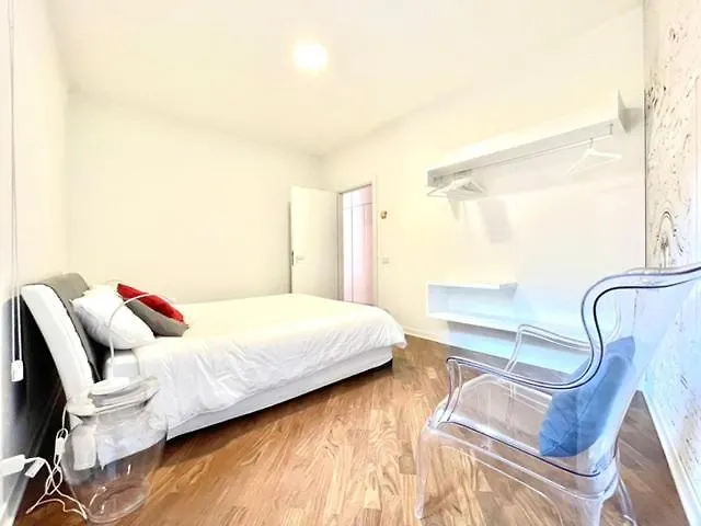 Ampia moderna casa su 2 piani nel cuore di Verona
